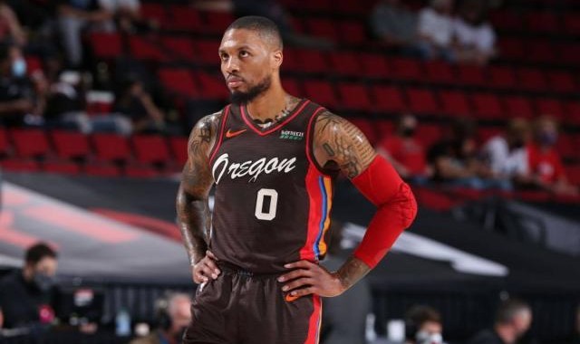 “趁你病要你命”，开拓者逮着无詹眉的湖人疯狂撒气