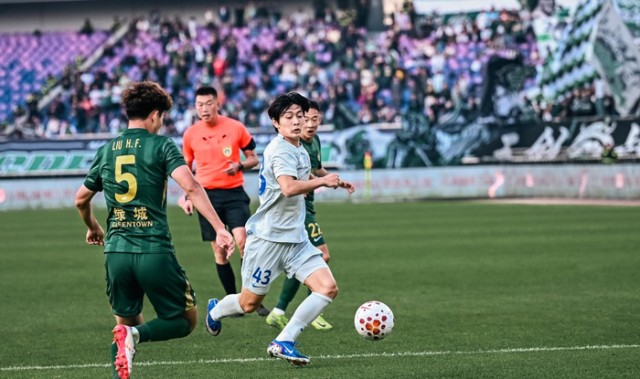 2026世界杯直播app官网下载入口-中超观察｜超高上座率令人欣喜，争议判罚需要警惕|杨皓宇|点球|浙江队|联赛|浙江职业足球俱乐部_新浪体育_新浪新闻