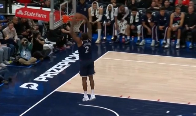 杀疯了！伦纳德展示各种进攻技巧连续得分打停比赛